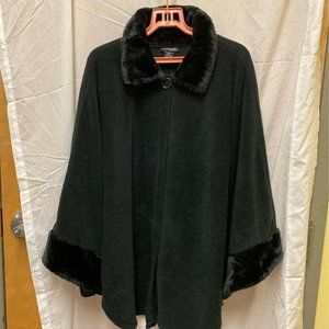 Jaquline Design Studio Womens Poncho Blk Faux Fur